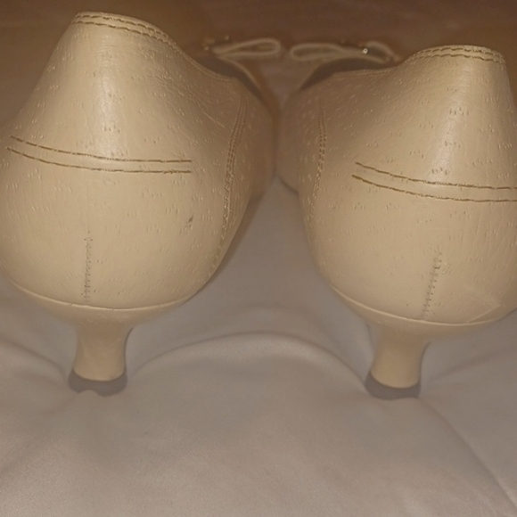 Salvatore Ferragamo pre-loved pumps - Picture 4 of 13